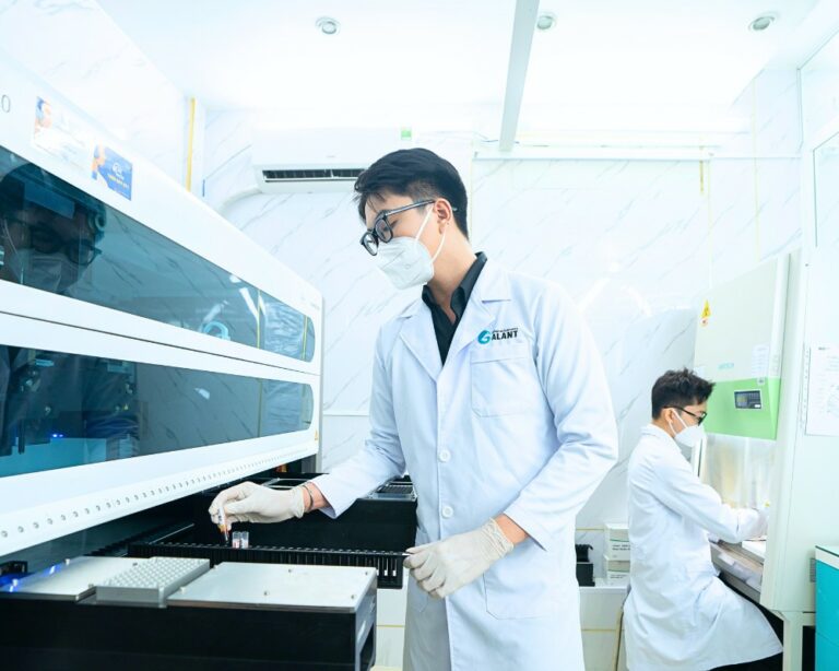 xét nghiệm PCR chạy máy tự động